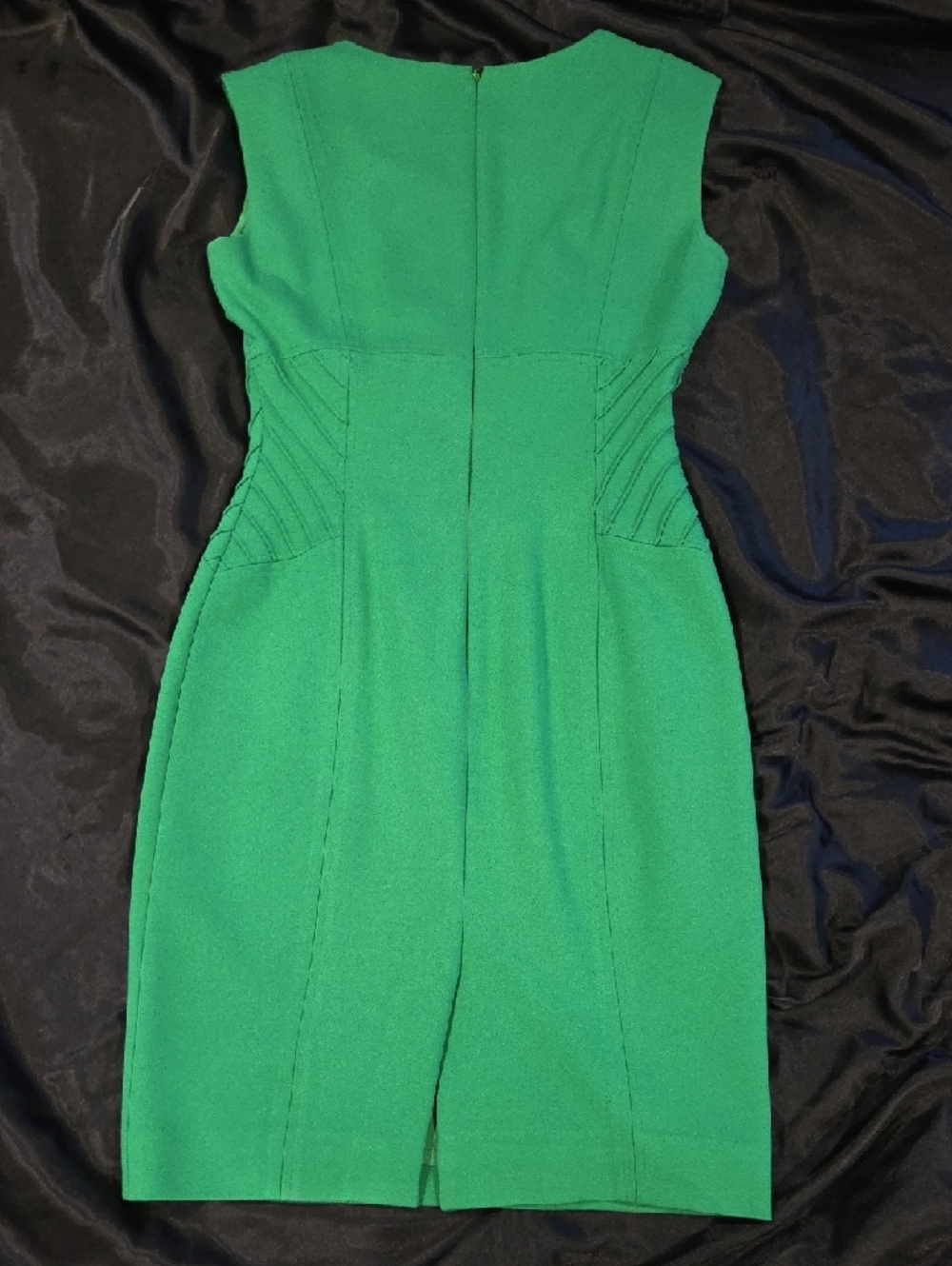 ANTONIO MELANI Emerald Green Cap-Sleeve Sheath Dress - Picture 4 of 7